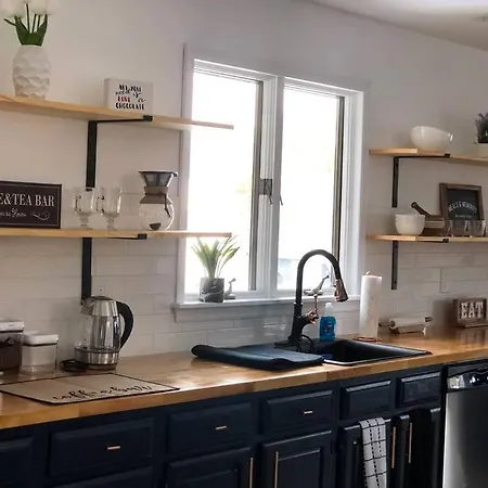 Catskills Cottage With Lake View Book Now
